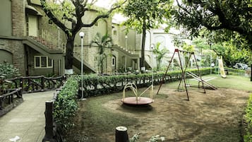 Children’s play area – outdoor