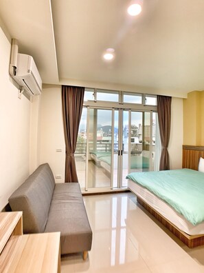 Habitación cuádruple Deluxe | Ropa de cama hipoalergénica, cortinas opacas, sistema de insonorización