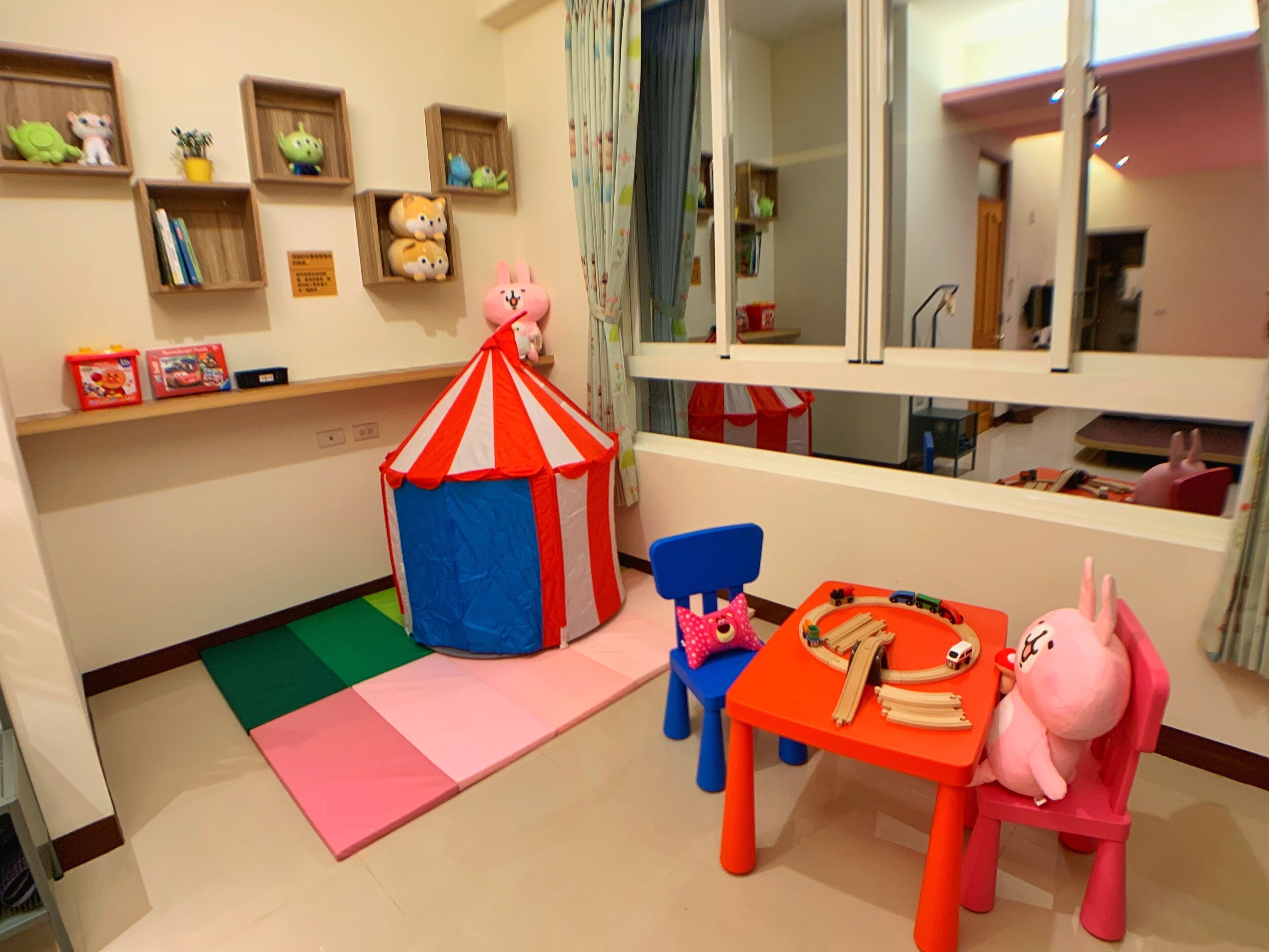 子供用の遊び場 - 屋内
