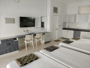Habitación cuádruple superior | Wifi gratis y ropa de cama 