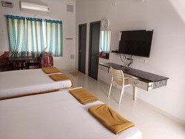 华丽四人房 | 免费 WiFi、床单