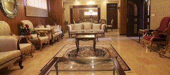 Bahria Lodge
