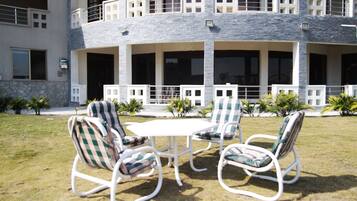 Luxury Suite, Multiple Beds, Non Smoking, Garden View | Garden view