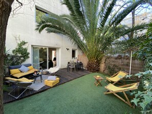 Terrace/patio - MONTPELLIER, HEART PORT MARIANNE, AIR CONDITIONING, PRIVATE GARDEN and GARAGE  (Montpellier)