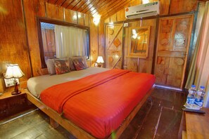 Honeymoon Tree House, 1 Double Bed, Smoking, Hill View