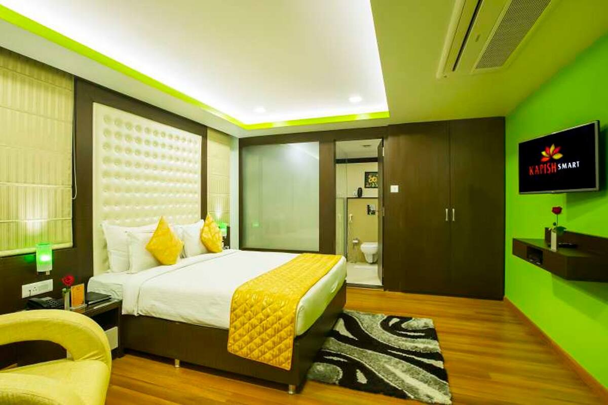 Super Deluxe Room | In-room safe, soundproofing, WiFi (free)