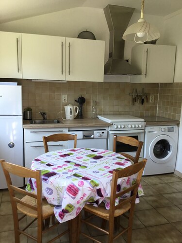 Equipped house + aveyron village center 120m2 garden terrace wifi 3 bedrooms