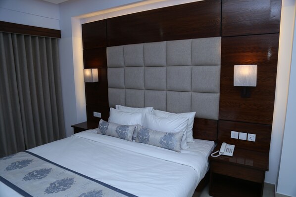 Deluxe Single Room, Multiple Beds, Non Smoking, City View | Living room