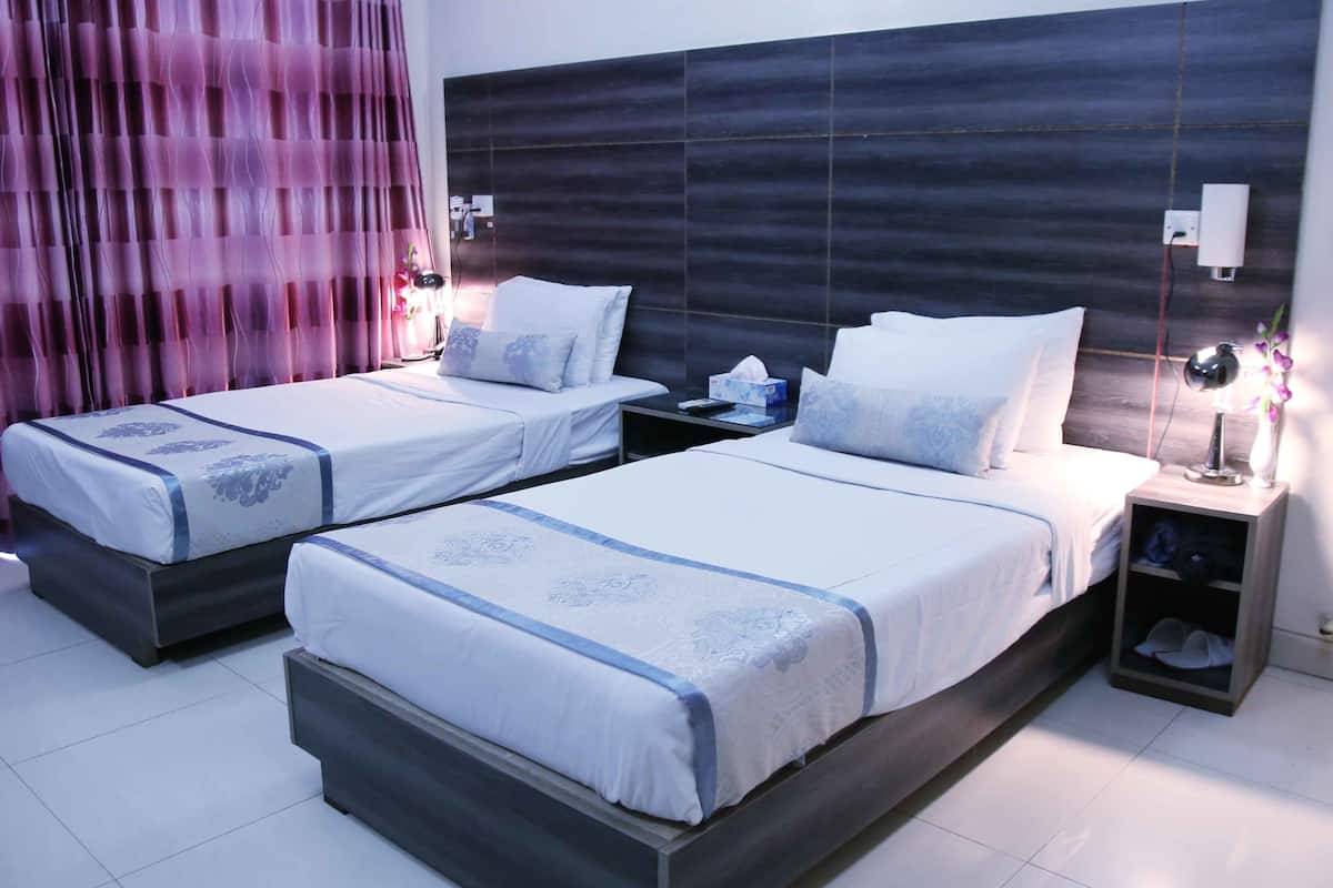 Deluxe Room, 1 Single Bed, Non Smoking | Living area