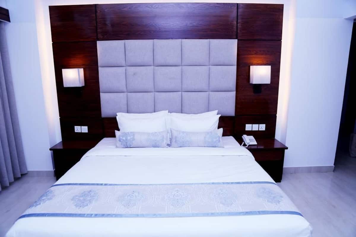 Deluxe Single Room, Multiple Beds, Non Smoking, City View | Living area