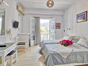 Iron/ironing board, free cribs/infant beds, free WiFi, bed sheets - Avraki (Santorini)