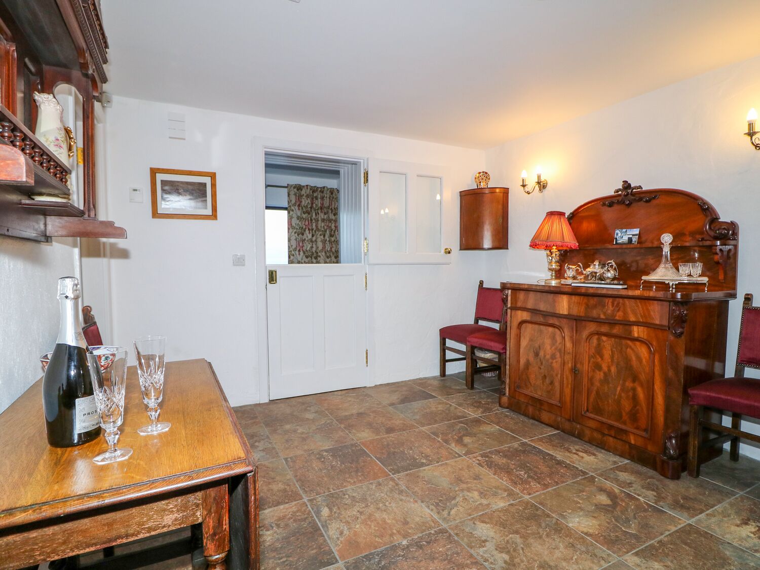 WOODLEIGH COTTAGE, with open fire in Ballycastle