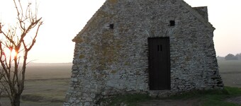 Viehättävä mökki lähellä merta