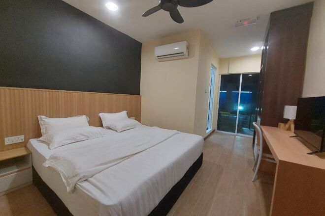 Free WiFi, bed sheets