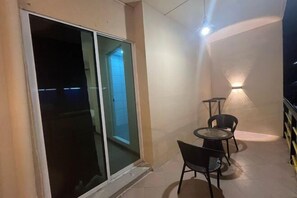 免费 WiFi、床单