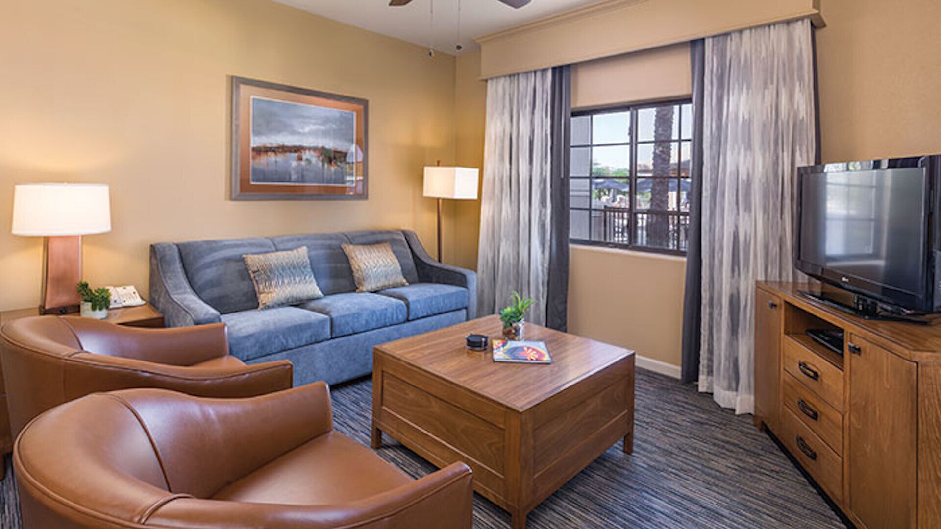 One Bedroom Suite *Perfect for 1-4 People*