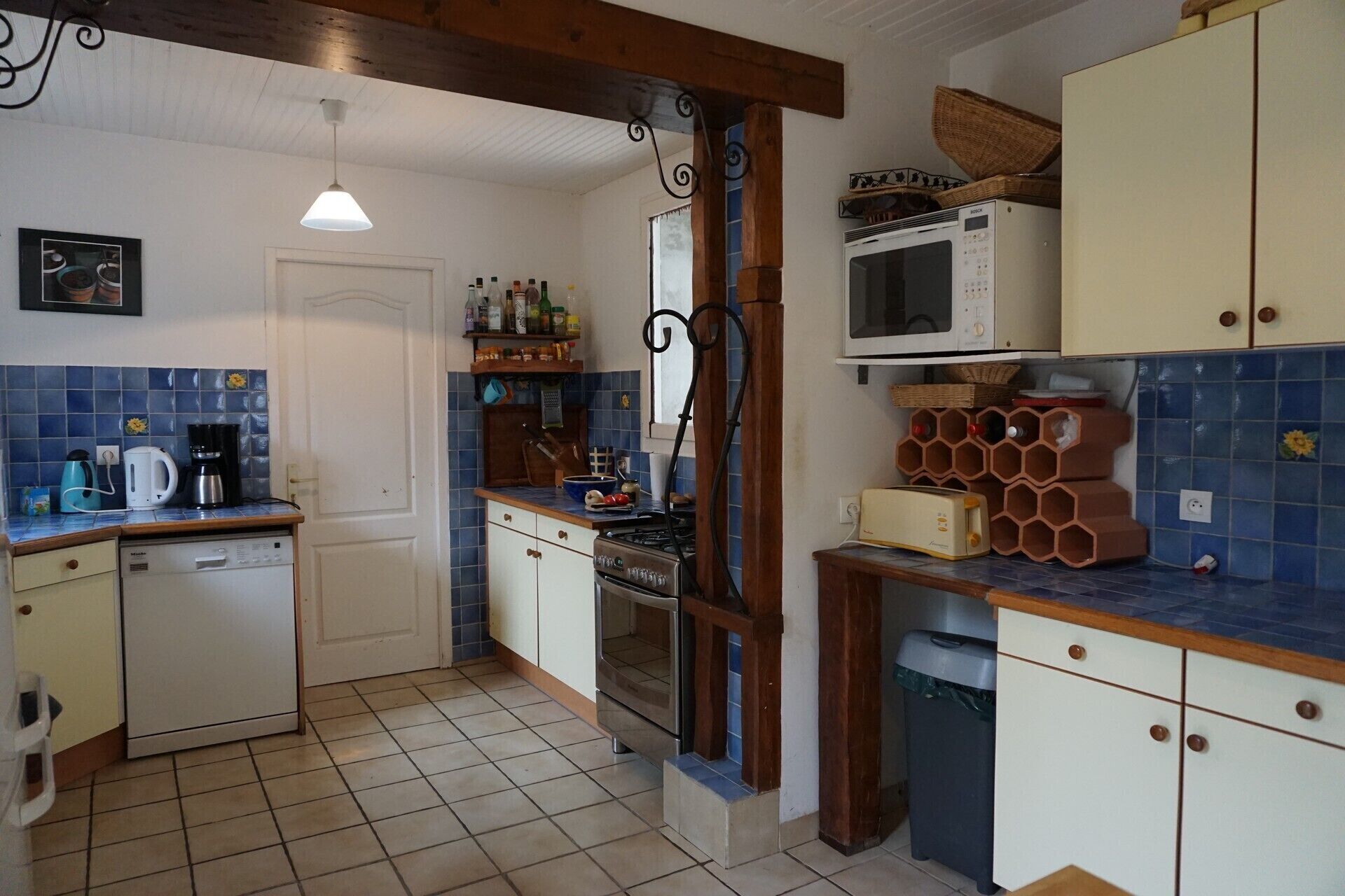 Provencal villa with a pool, for a family or group