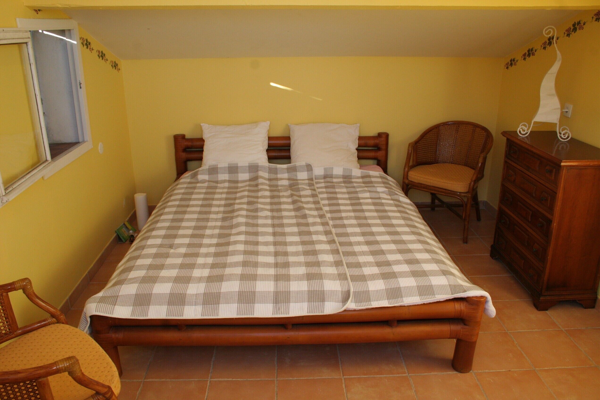 Provencal villa with a pool, for a family or group