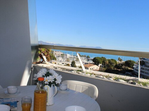 Studio à Villeneuve-Loubet Plage avec Parking Privé, 2/4 Couchages