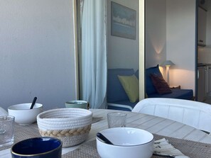 Dining - Studio in Villeneuve-Loubet Plage with Private Parking, Sleeps 2/4 (Villeneuve-Loubet)