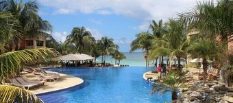 Spectacular Luxury Vacations at Infinity Bay 