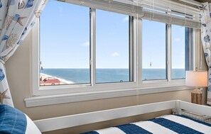 3 bedrooms, iron/ironing board, internet, bed sheets