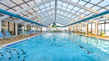 Piscina coperta, una piscina riscaldata