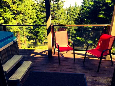 Tranquil mountain Retreat near ski-resort, casinos, and Zephyr Cove