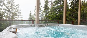 Tranquil mountain Retreat near ski-resort, casinos, and Zephyr Cove