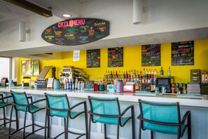 Bar (on property) - Ocean Views! Updated 3 bedroom condo with HUGE balcony! ASK ABOUT 1 FREE NIGHT! (Panama City Beach)