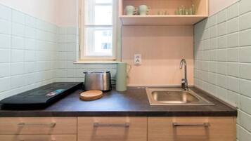 Fridge, oven, stovetop, toaster