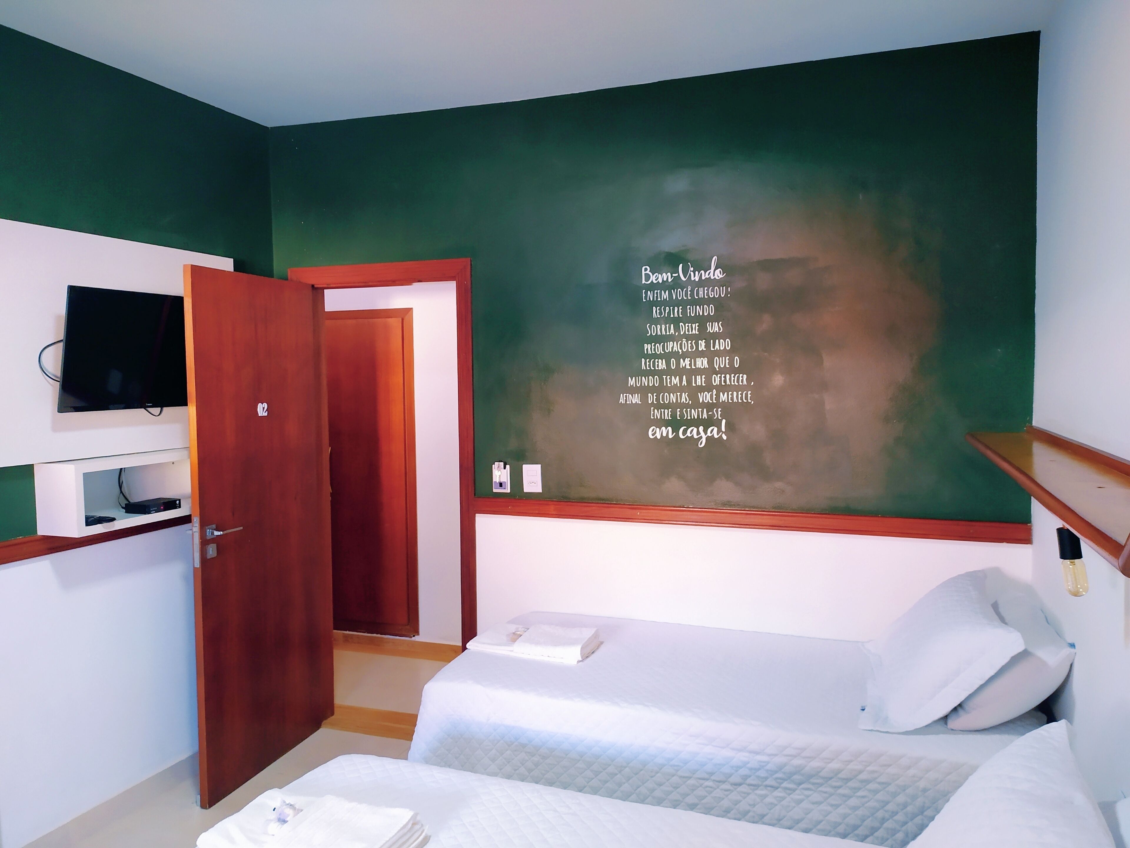 Minibar, free WiFi, bed sheets