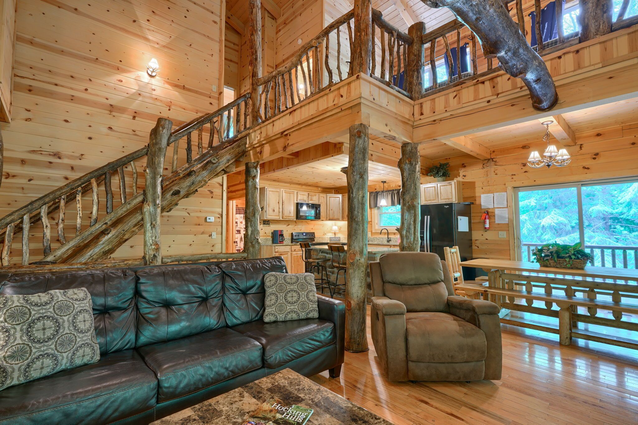 Gorgeous 5 br, 3 ba lodge bordering Buckeye Trail!