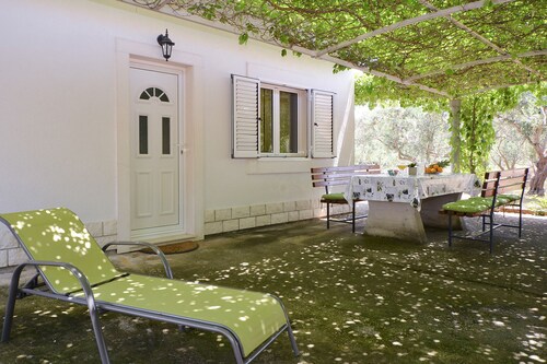 BUNGALOW LUKAS 3, for 2+1 persons, quiet area in a green environment