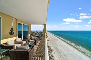 Property grounds - Luxury Corner Unit with Coastline Views, Large Balcony, FREE Beach Service! (Panama City Beach)