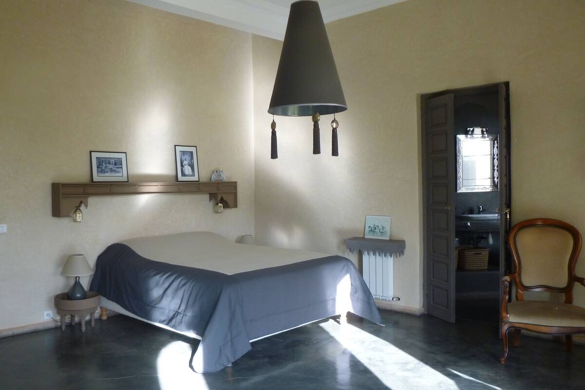 Comfort Double Room | Soundproofing, iron/ironing board (on request), rollaway beds (free)