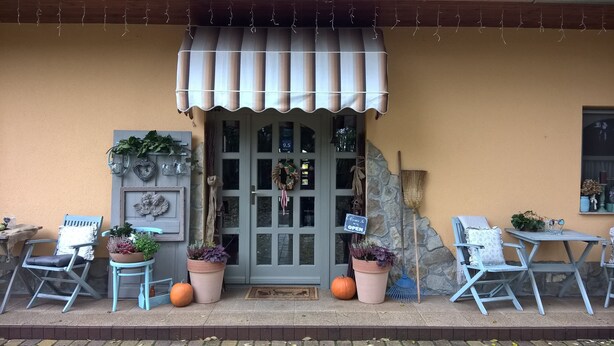 Property entrance - BB Krisztina  Boutique Hotel (Ujlengyel)