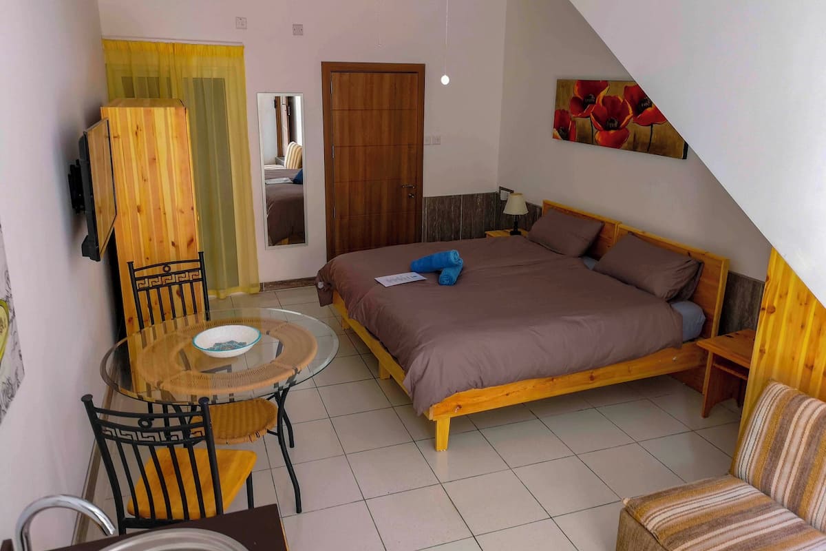 Comfort Studio | Individually decorated, individually furnished, iron/ironing board