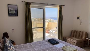 Superior Penthouse, Terrace, Sea View | Individually decorated, individually furnished, iron/ironing board