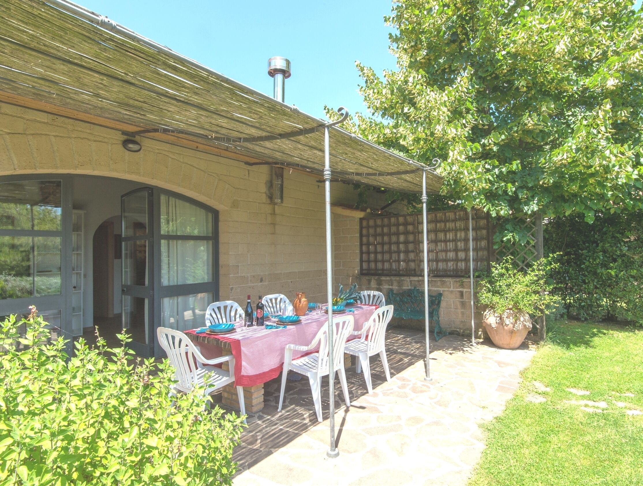 Beautiful villa  in the Tuscan countryside (6/8 people), close to the sea