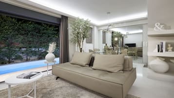 Magnolia - Elaia Luxury Ground Floor Condo with Private Pool and Garden | Teres/patio
