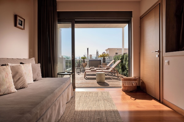 Saffron - Top Floor Condo with Private Pool | Hypo-allergenic bedding, in-room safe, desk, soundproofing