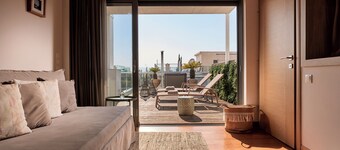 Crystal Green Signature Condos Glyfada