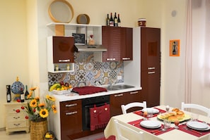 Esmorzar diari de cuina local gratuït 