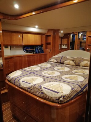 Cabin, 3 Bedrooms | 3 bedrooms, in-room safe, blackout drapes, free WiFi