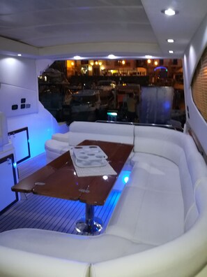 3 bedrooms, in-room safe, blackout curtains, free WiFi - Sorrento Holiday Charter (Sorrento)