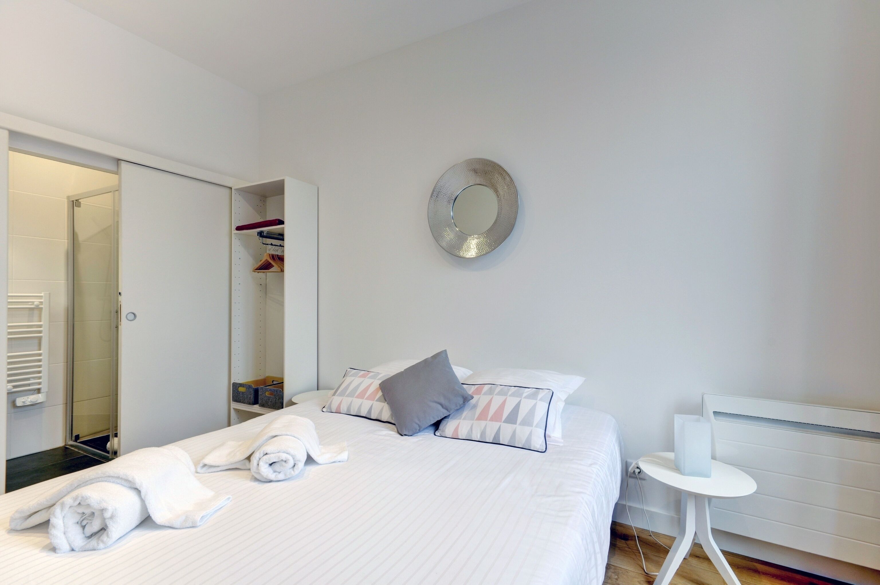 2 chambres, fer et planche à repasser, Wi-Fi gratuit, draps fournis