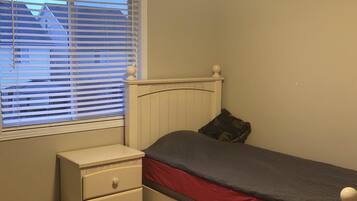 Comfort Double Room, 1 Queen Bed, Non Smoking | Blackout curtains, iron/ironing board, free WiFi, bed sheets