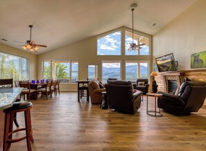 Smart TV, fireplace