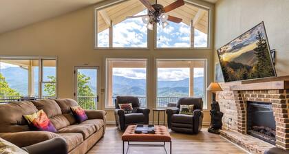 GORGEOUS, PANORAMIC VIEWS! EZ Parking & Free Wifi!!